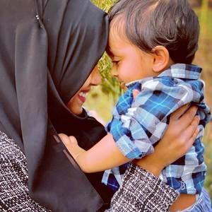 Meet your Posher, Taslima